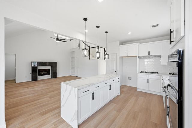 413 Cody Lane, Lewisville, TX 75067