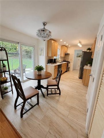21 Primrose Lane, Johnston, RI 02919
