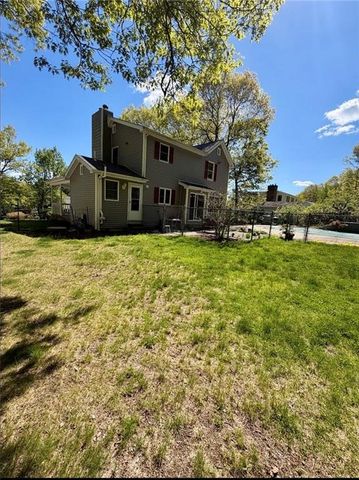 21 Primrose Lane, Johnston, RI 02919