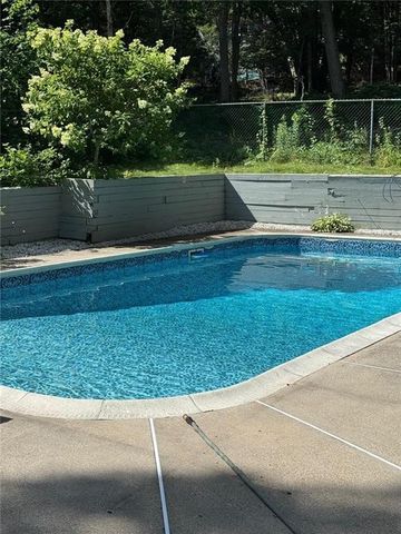 21 Primrose Lane, Johnston, RI 02919