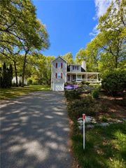 21 Primrose Lane, Johnston, RI 02919