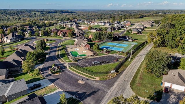 5898 South Franklin Avenue, Springfield, MO 65810