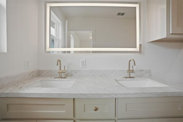 2822 Blake St, Corpus Christi, TX 78405