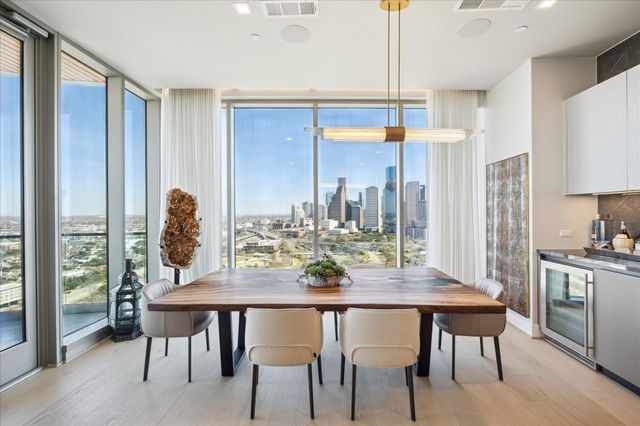 1711 Allen Parkway 2506, Houston, TX 77019