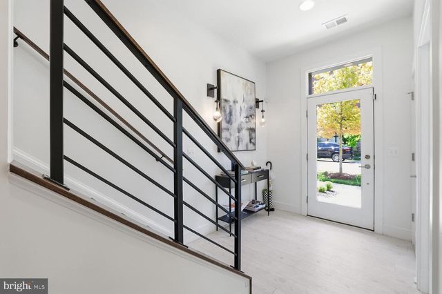 3913 CRANES BILL CT, Rockville, MD 20852