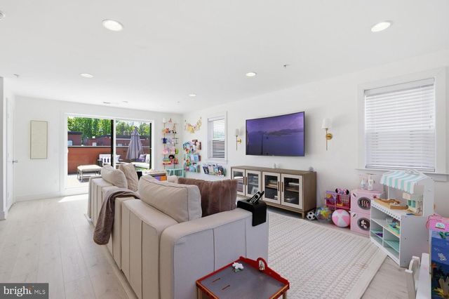 3913 CRANES BILL CT, Rockville, MD 20852