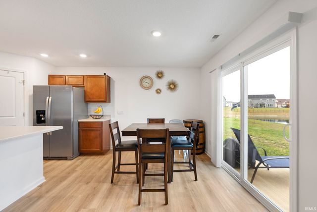 1399 Livingston Lakes Way, Fort Wayne, IN 46818