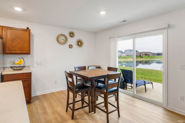 1399 Livingston Lakes Way, Fort Wayne, IN 46818