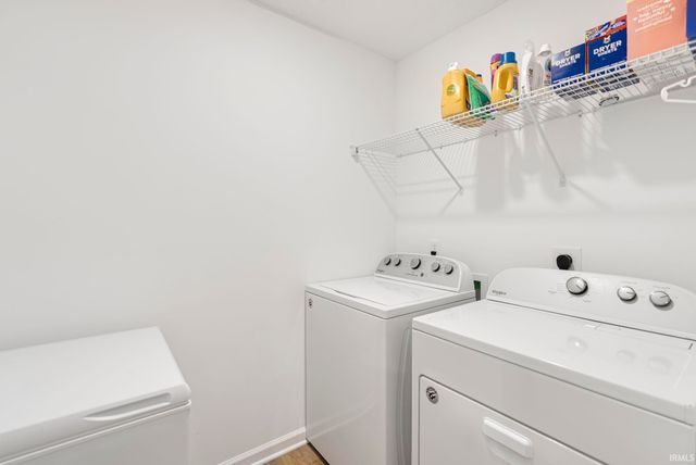 1399 Livingston Lakes Way, Fort Wayne, IN 46818