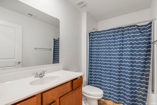 1399 Livingston Lakes Way, Fort Wayne, IN 46818