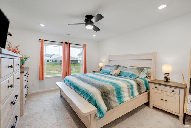 1399 Livingston Lakes Way, Fort Wayne, IN 46818