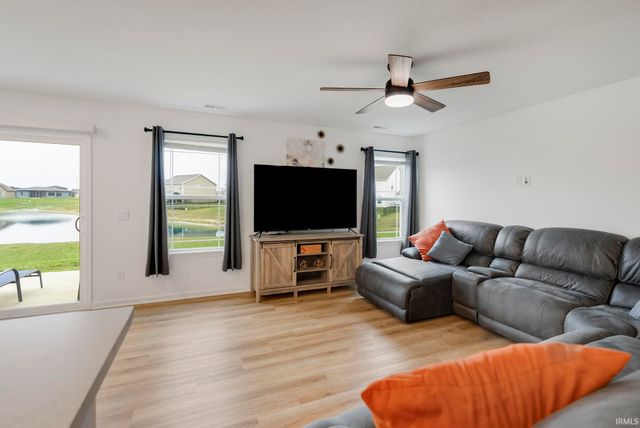 1399 Livingston Lakes Way, Fort Wayne, IN 46818