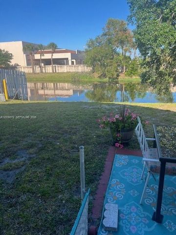 150 Colly Way, North Lauderdale, FL 33068