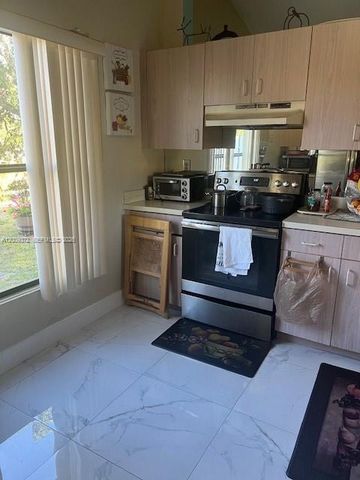 150 Colly Way, North Lauderdale, FL 33068