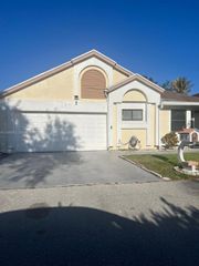 150 Colly Way, North Lauderdale, FL 33068