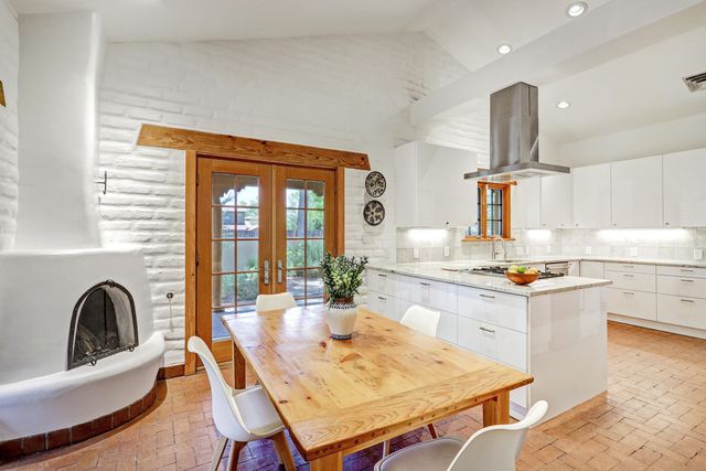 398 Price Lane, Corrales, NM 87048