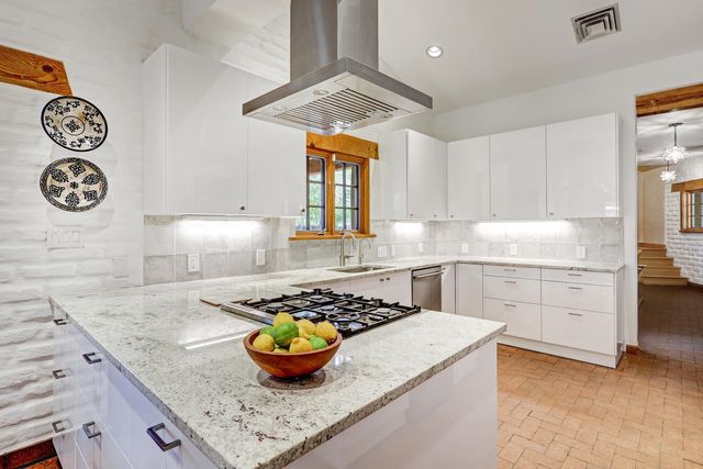 398 Price Lane, Corrales, NM 87048