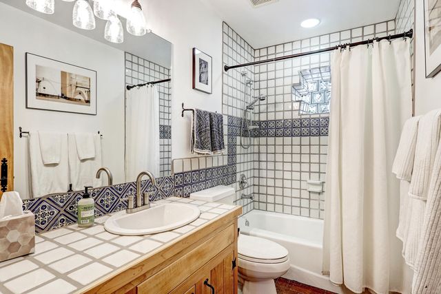 398 Price Lane, Corrales, NM 87048
