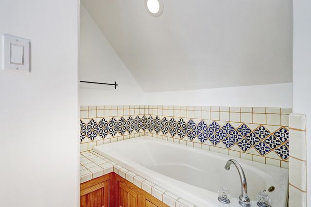 398 Price Lane, Corrales, NM 87048