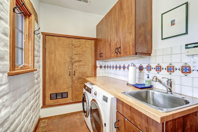 398 Price Lane, Corrales, NM 87048