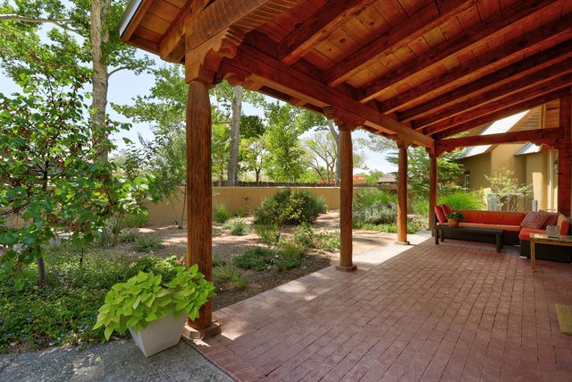 398 Price Lane, Corrales, NM 87048