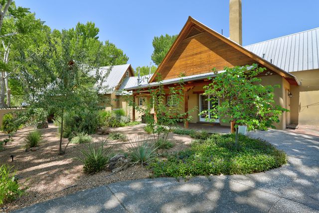 398 Price Lane, Corrales, NM 87048