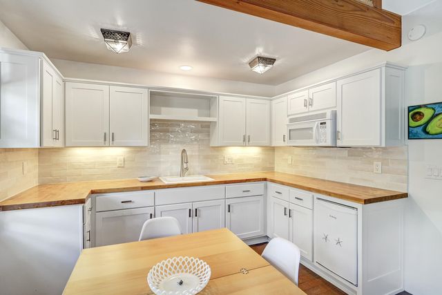 398 Price Lane, Corrales, NM 87048
