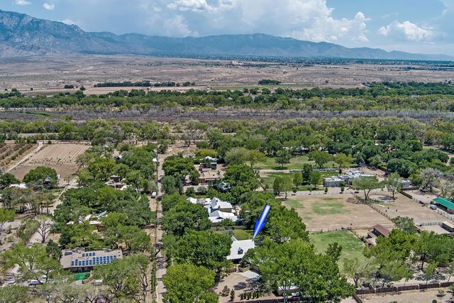398 Price Lane, Corrales, NM 87048