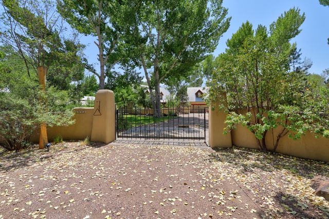 398 Price Lane, Corrales, NM 87048