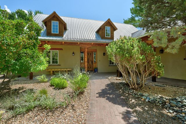 398 Price Lane, Corrales, NM 87048