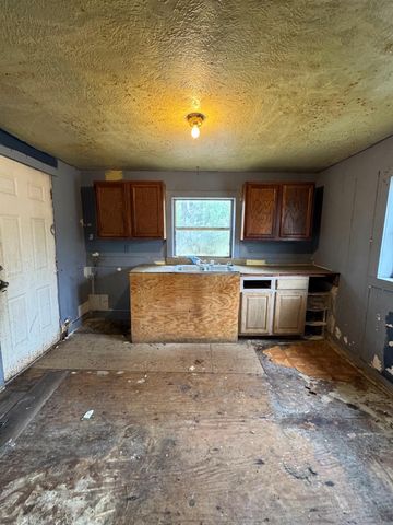 916 Lamar Street, Cleveland, TX 77327