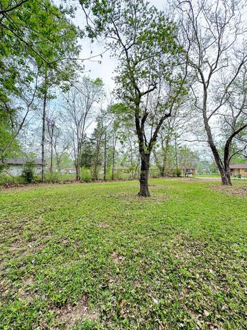 916 Lamar Street, Cleveland, TX 77327