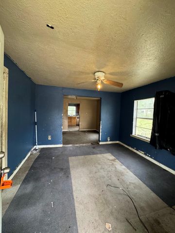 916 Lamar Street, Cleveland, TX 77327