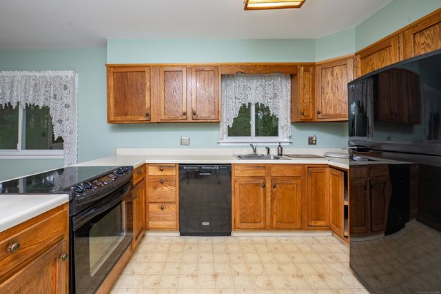 588 Summit Drive, Orange, CT 06477