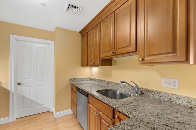 1 Lenox Street 303, Norwood, MA 02062