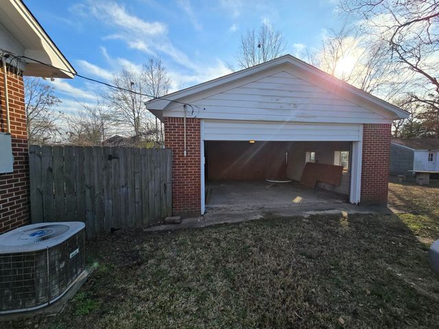 201 Frazior St, Linden, TX 75563