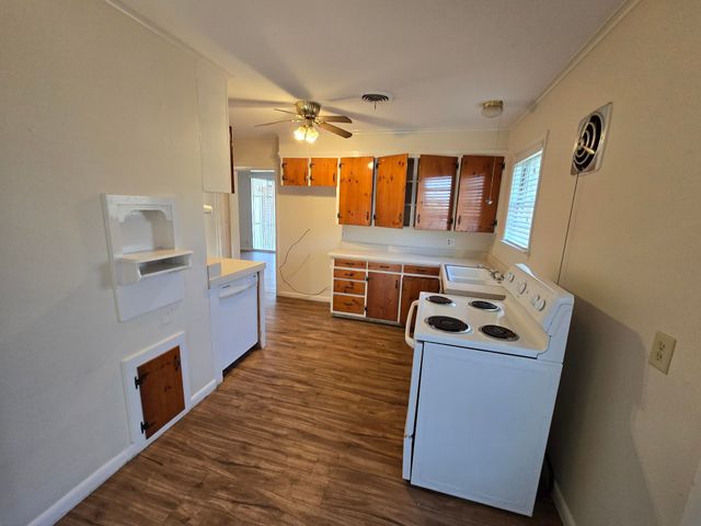 201 Frazior St, Linden, TX 75563