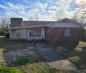 201 Frazior St, Linden, TX 75563