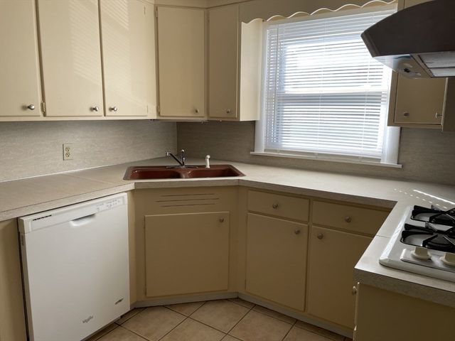 27 Elliot Street 2, Newton, MA 02461
