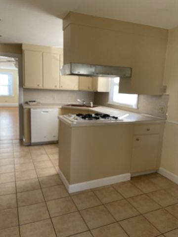 27 Elliot Street 2, Newton, MA 02461