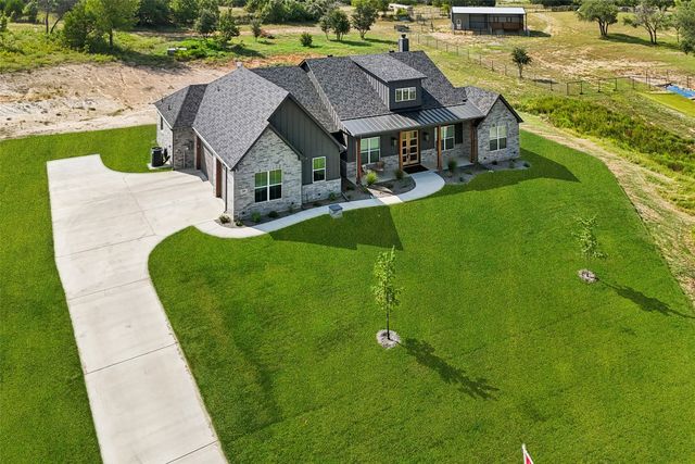 3004 Parker Meadows Court, Weatherford, TX 76088