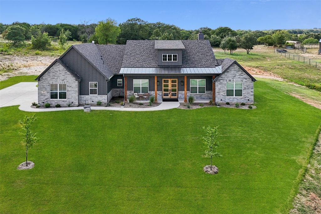 3004 Parker Meadows Court, Weatherford, TX 76088