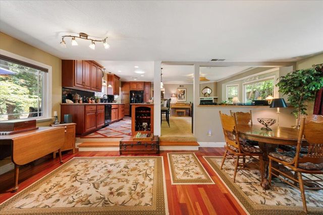 14207 Tim Burr Ln, Grass Valley, CA 95945