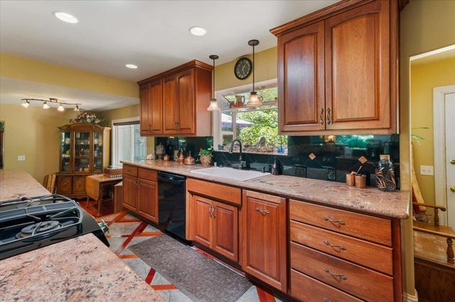 14207 Tim Burr Ln, Grass Valley, CA 95945