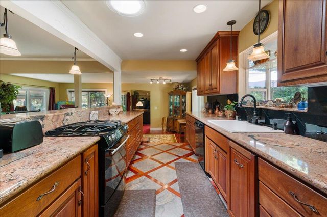 14207 Tim Burr Ln, Grass Valley, CA 95945