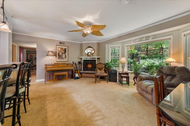 14207 Tim Burr Ln, Grass Valley, CA 95945