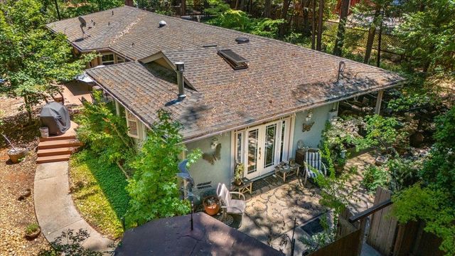 14207 Tim Burr Ln, Grass Valley, CA 95945