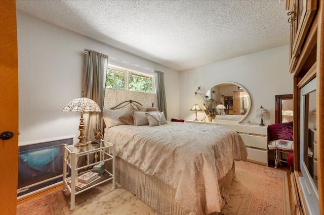 14207 Tim Burr Ln, Grass Valley, CA 95945