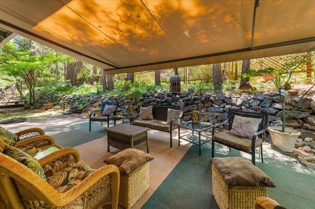 14207 Tim Burr Ln, Grass Valley, CA 95945