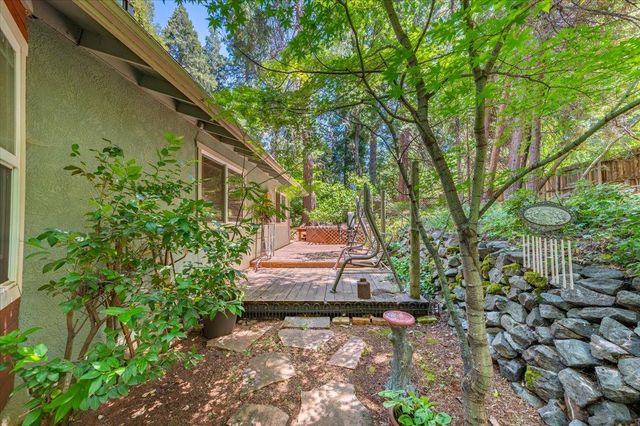 14207 Tim Burr Ln, Grass Valley, CA 95945